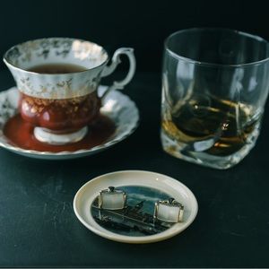 Vintage, 1960’s gold plated and mother of pearl cufflinks.